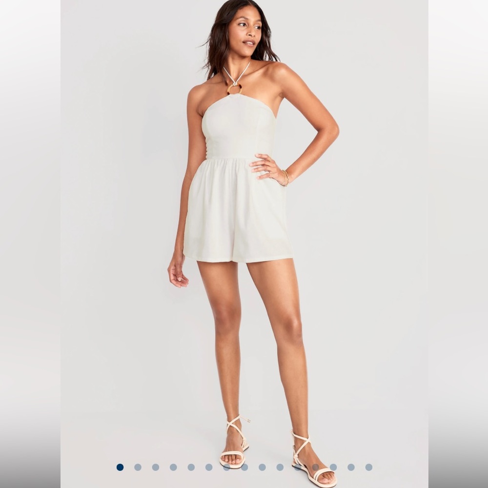 ✨Old Navy NWT halter romper ✨